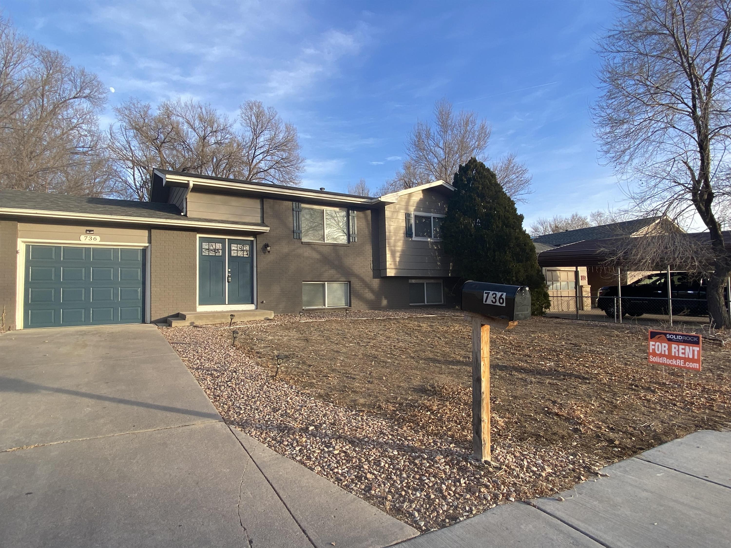 736 Squire Street