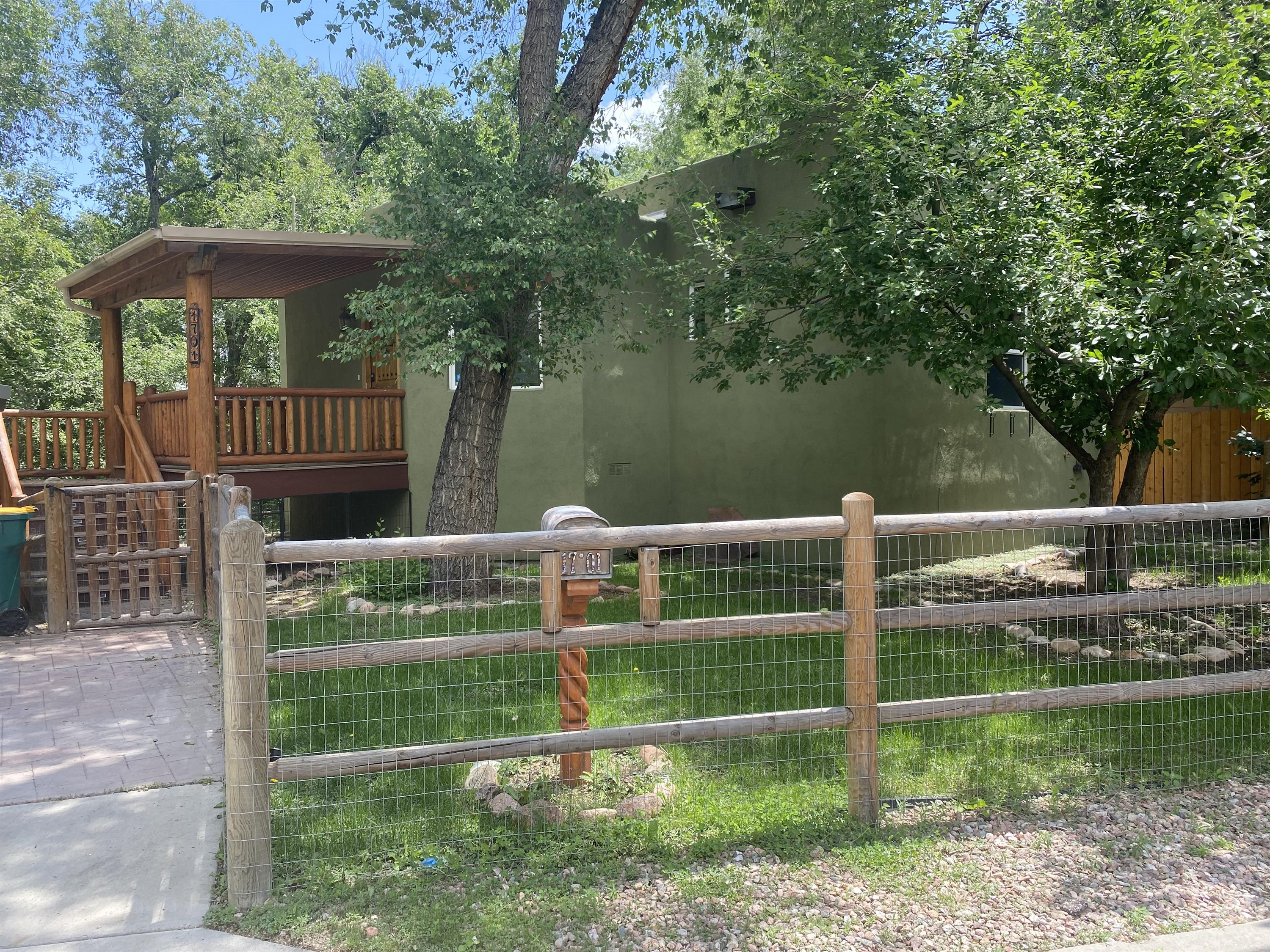 1701 Ivy Place