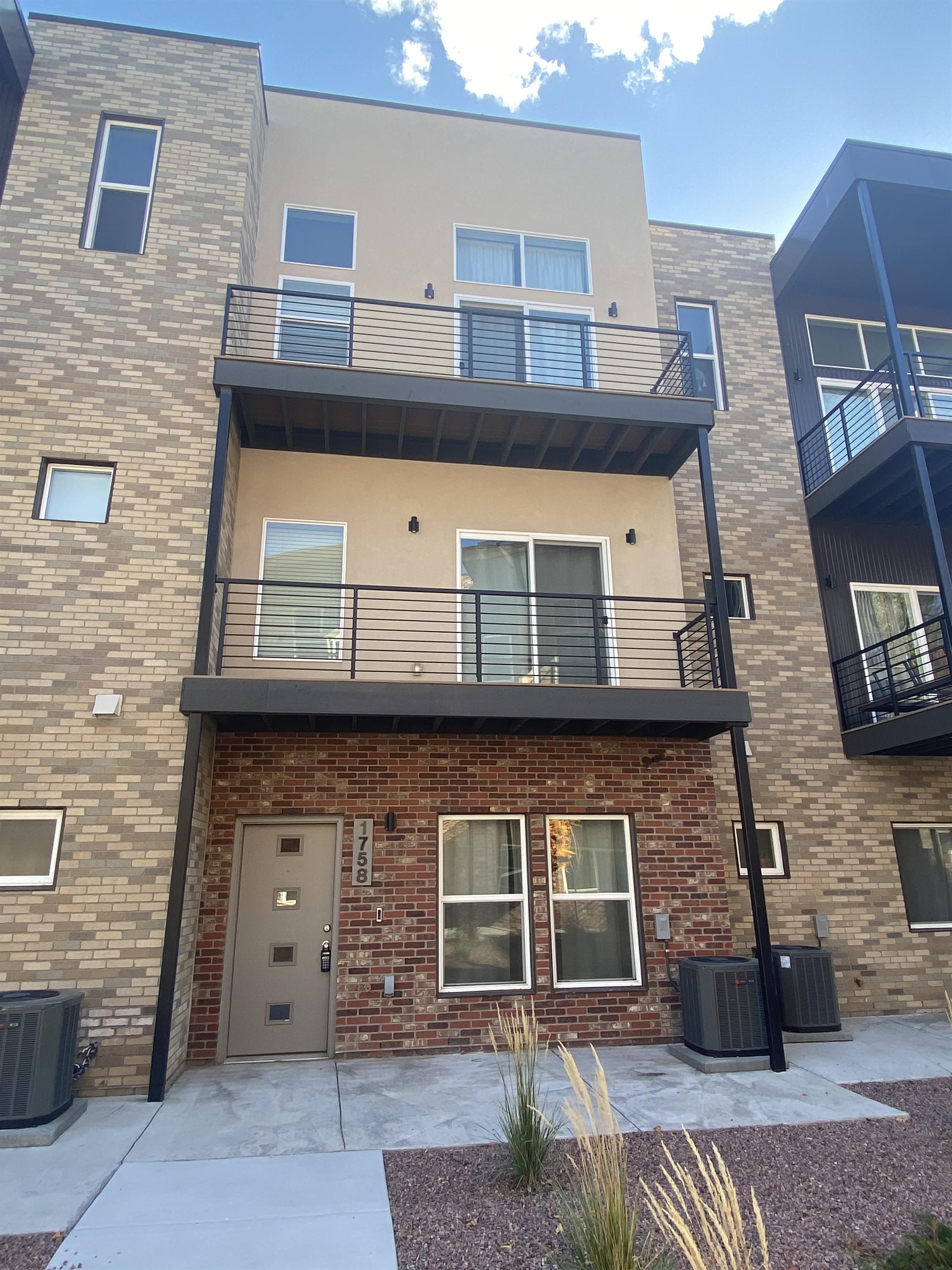 1758 Creek Edge View