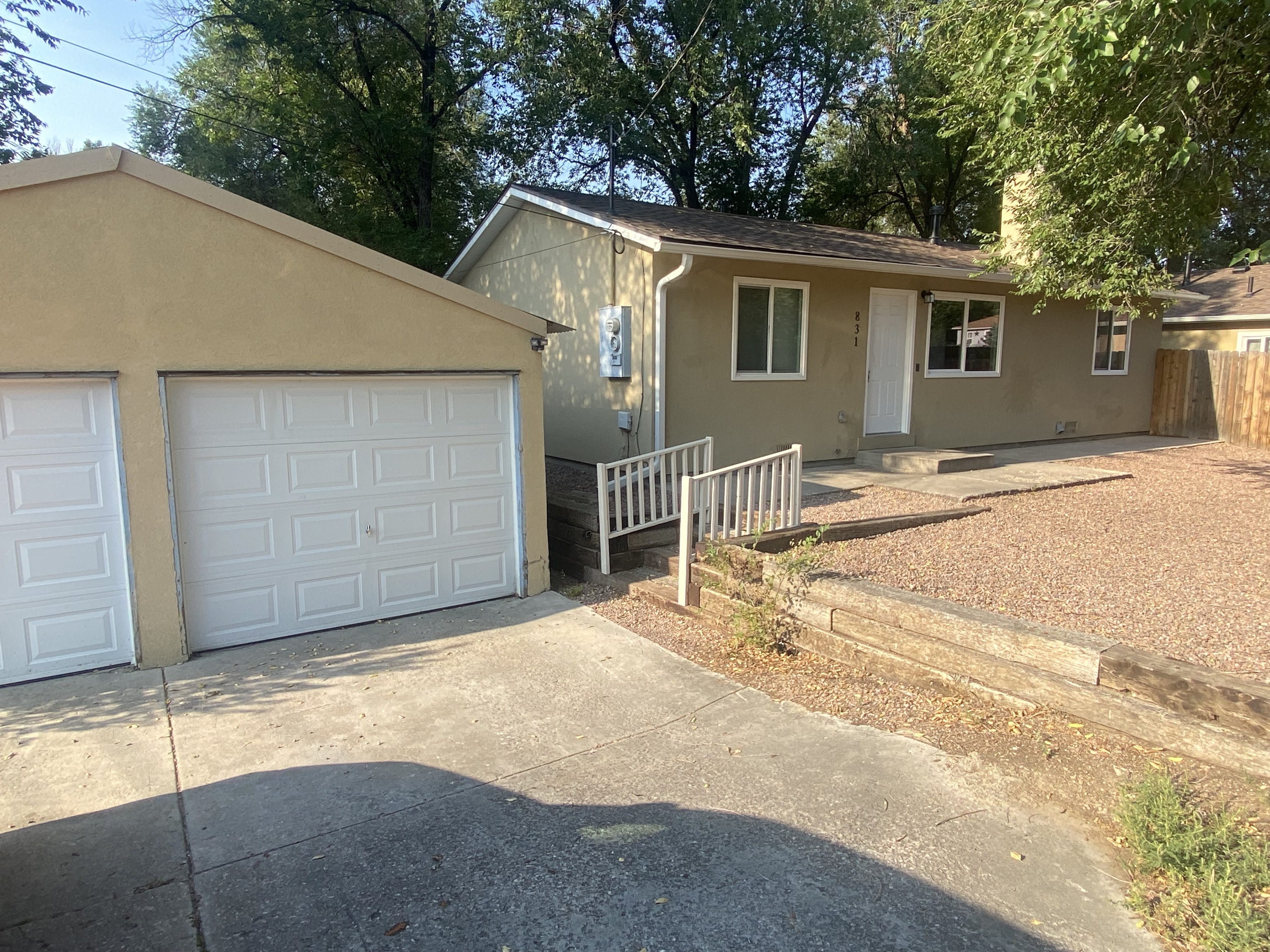829 & 831 Prairie Road # - 831